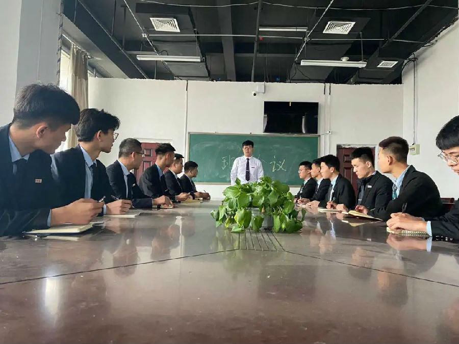 八維學校促進學生提高職場競爭力