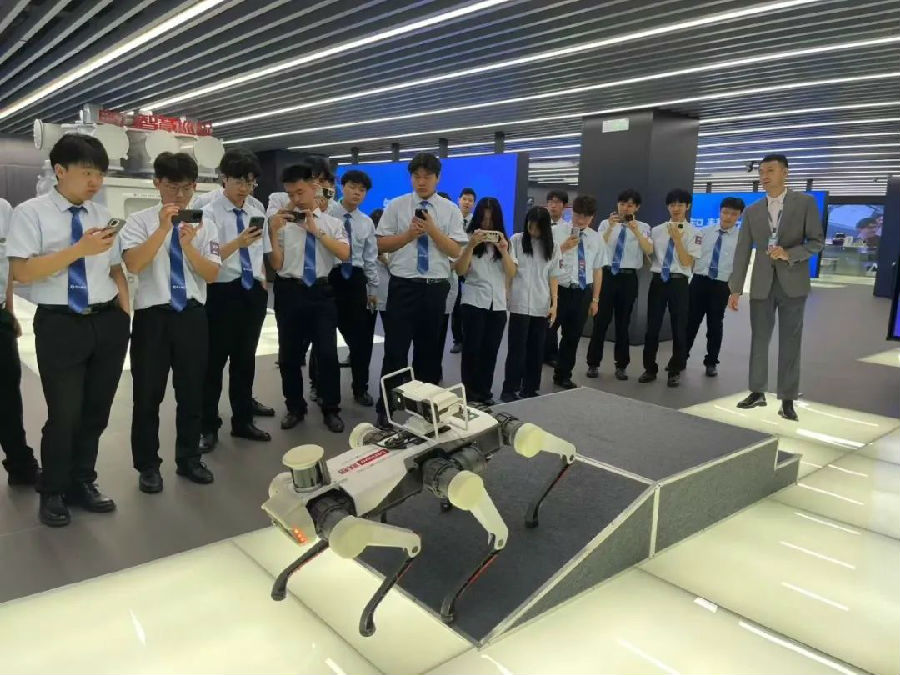 八維職業(yè)學(xué)校開啟職業(yè)教育新紀元塑造未來職場精英的搖籃