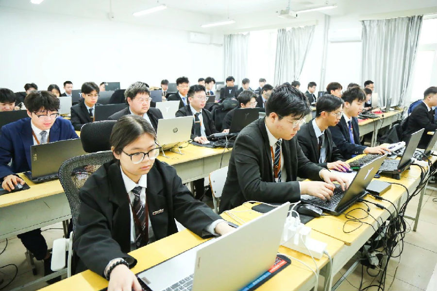 八維職業(yè)學(xué)校開啟職業(yè)教育新紀元塑造未來職場精英的搖籃