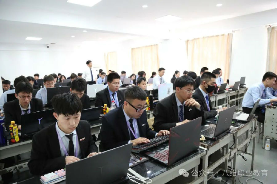 八維職業(yè)學(xué)校解鎖未來(lái)就業(yè)新機(jī)遇打造未來(lái)數(shù)字精英的搖籃