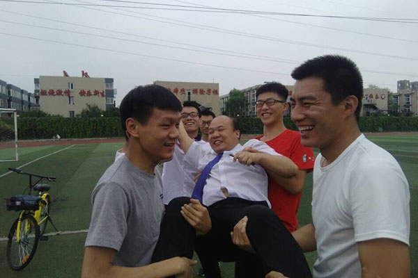 八維職業(yè)學(xué)校網(wǎng)絡(luò)工程專業(yè)學(xué)子學(xué)習(xí)生活風(fēng)采